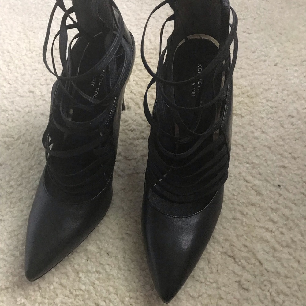 black strappy Kenneth Cole heels - Picture 4 of 4